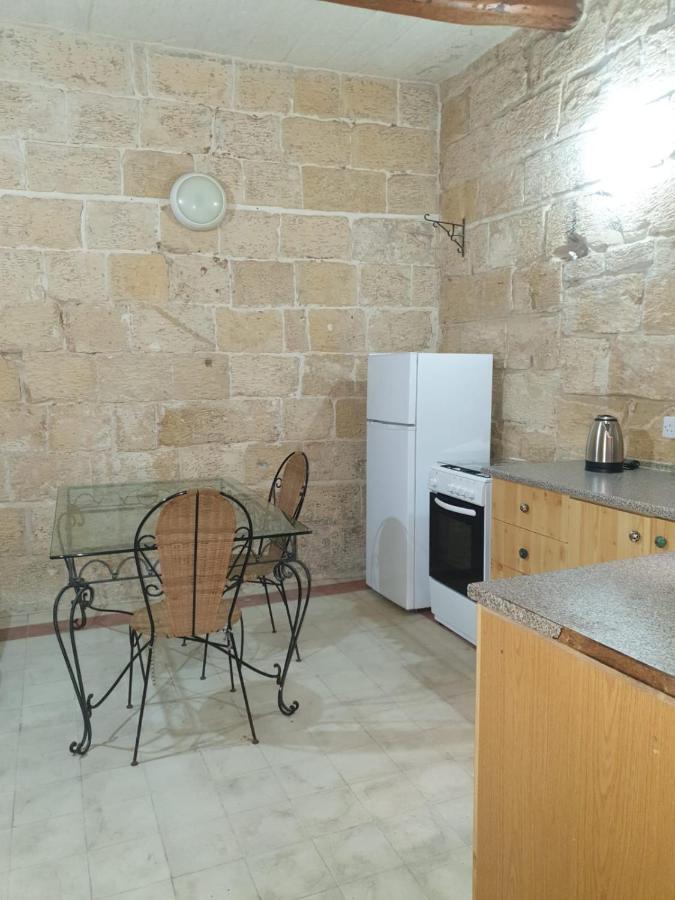 Tifkira Villa Биргу Екстериор снимка