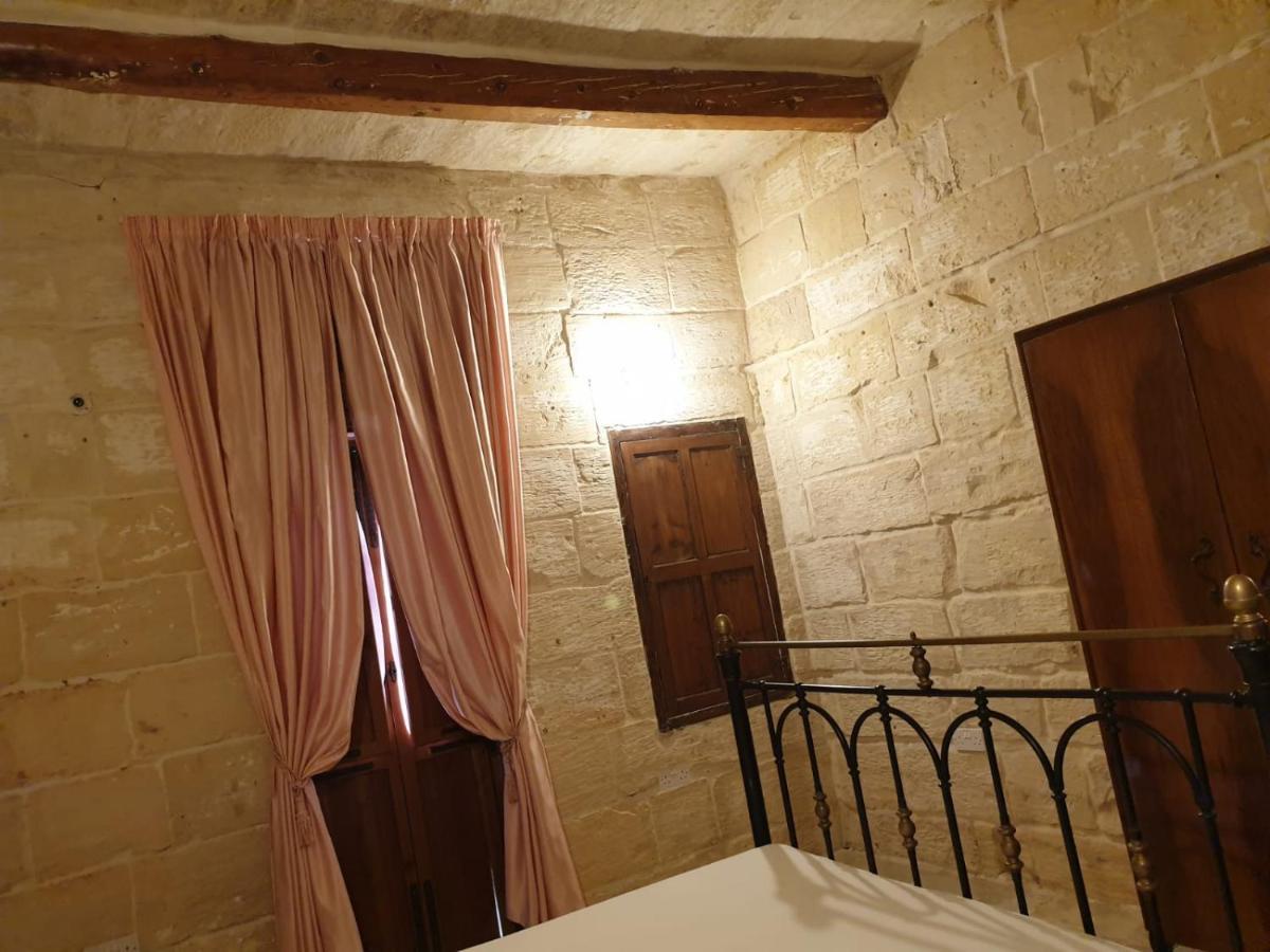 Tifkira Villa Биргу Екстериор снимка