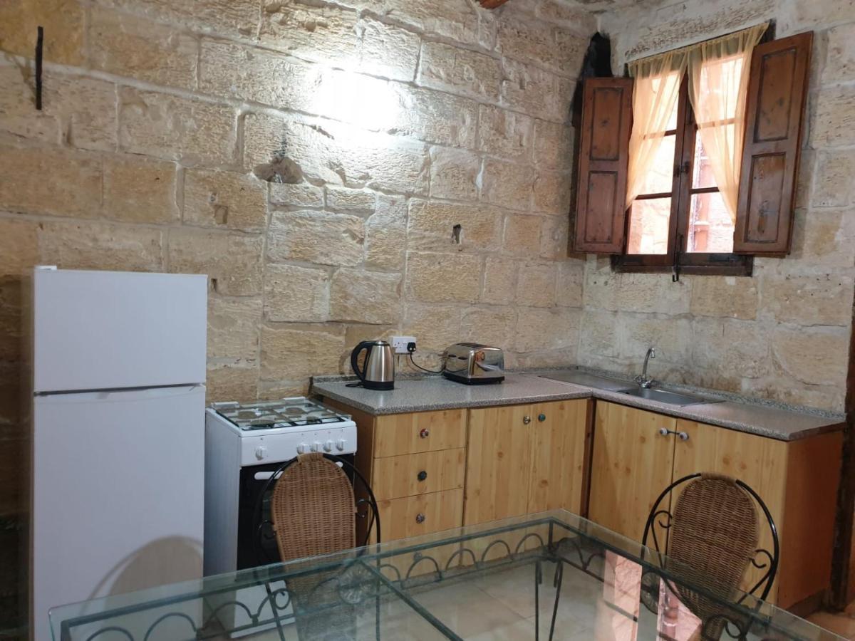 Tifkira Villa Биргу Екстериор снимка