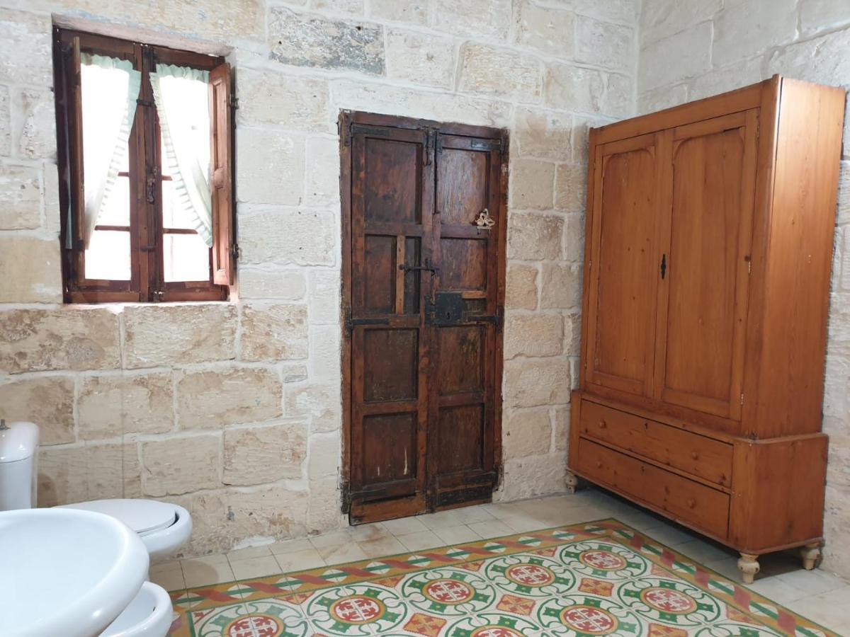 Tifkira Villa Биргу Екстериор снимка